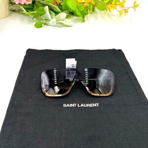 SOLD!!!!!!!!!!!      Unisex Saint Laurent sunglasses made in Italy